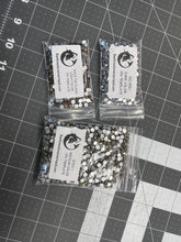 Load image into Gallery viewer, Plaid Diy Kit (beginner friendly!)