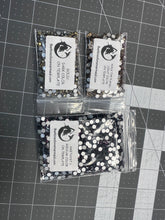 Load image into Gallery viewer, Plaid Diy Kit (beginner friendly!)