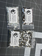 Load image into Gallery viewer, Plaid Diy Kit (beginner friendly!)